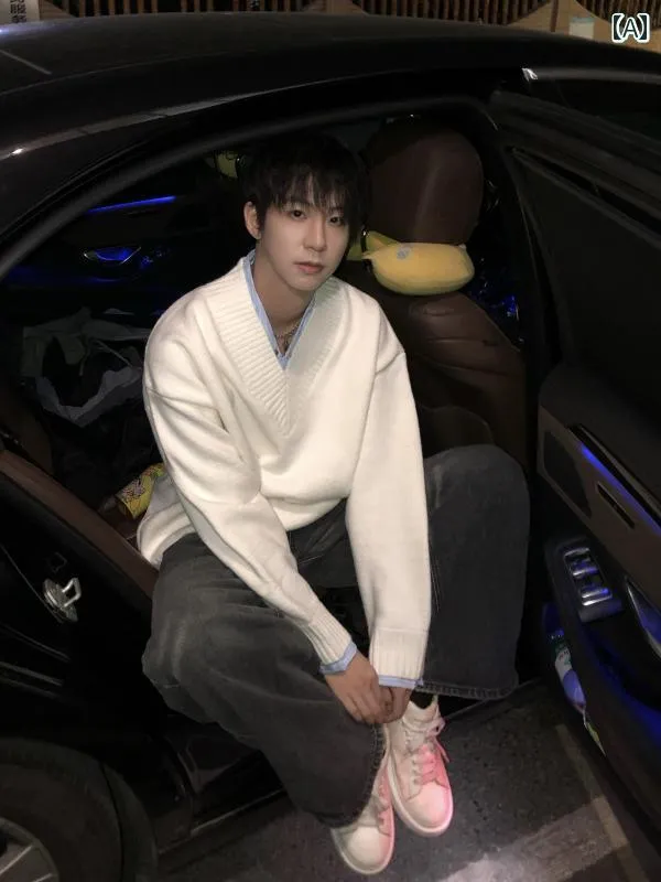 メンズ ファッション 春夏 秋冬 かっこいい オシャレ モテ 男性用 紳士  韓国 シンプル 大人 シンプルが シンプル 3色 Vネック フェイク ツーピース 快適 セーター 秋冬 マッチング ナーウェア アウターウェア