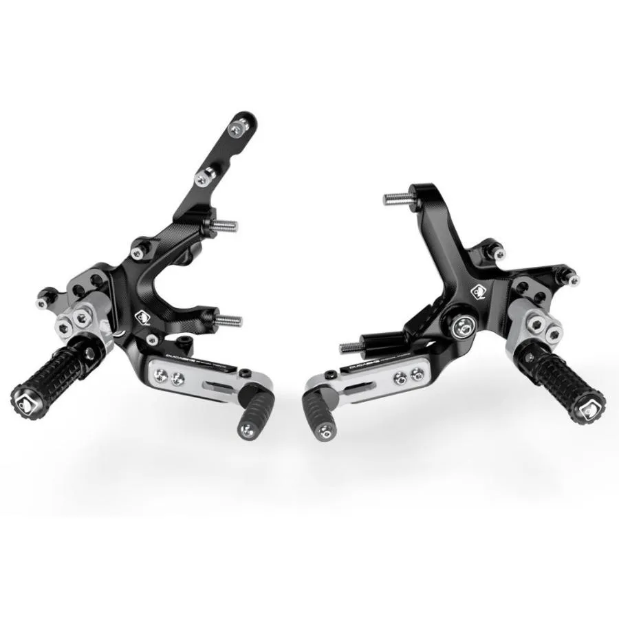 DUCABIKE (DBK) ドゥカバイク (ディービーケー) アジャスタブルステップキット バージョン：フルスペック・カラー：ブラック／シルバー STREETFIGHTER V2