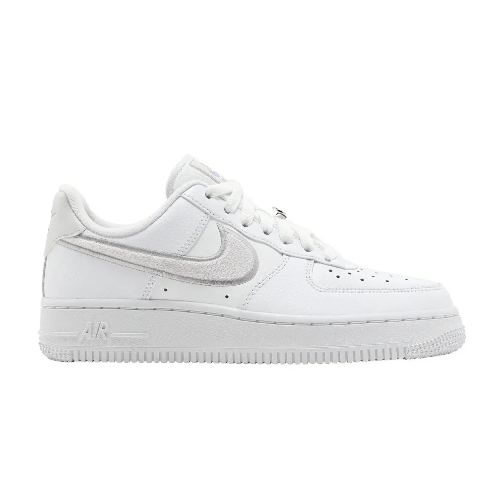 ナイキ スウッシュ スウォッシュ 白色 ホワイト エアフォース 07 CHENILLE LILAC スニーカー レディース NIKE WMNS AIR FORCE 1 ESSENTIAL SWOOSH - WHITE / WHITE PHOTON DUST LILAC VENICE
