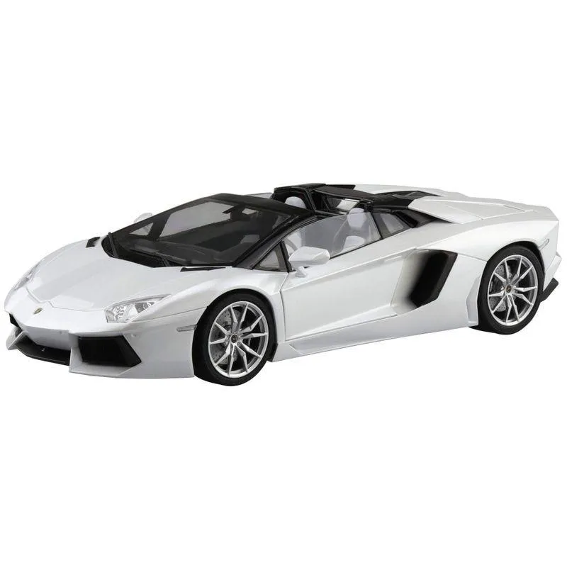 青島文化教材社 1/24 ザ・スーパーカーシリーズ No.8 ランボルギーニ アヴェンタドール LP700-4 ロードスター 2012 プラ