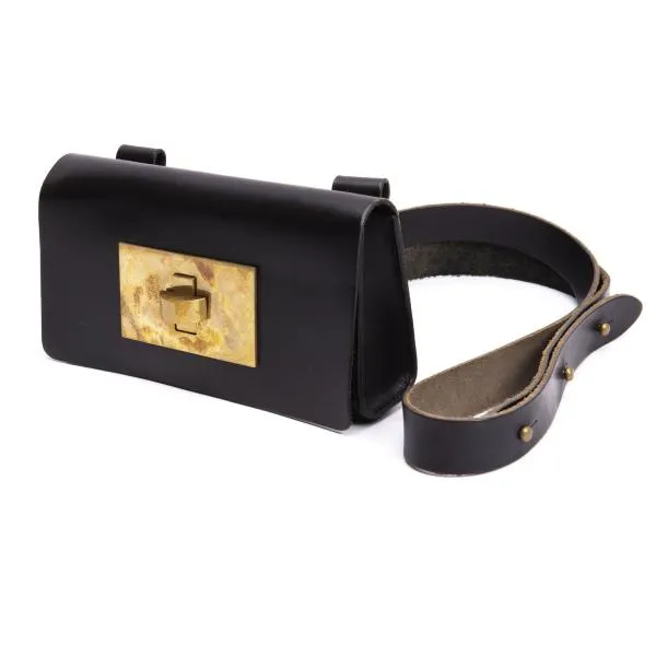 【中古】 アグネスノーデンホルツAGNES NORDENHOLZ レザーショルダーバッグ 黒【レディース】