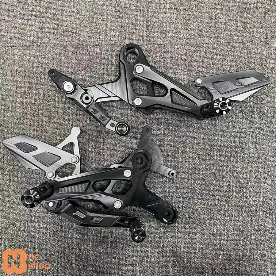 【並行輸入品】 バイク CNC リア 450SR 450 SR 2022 2023 REARSET フットレストフィート