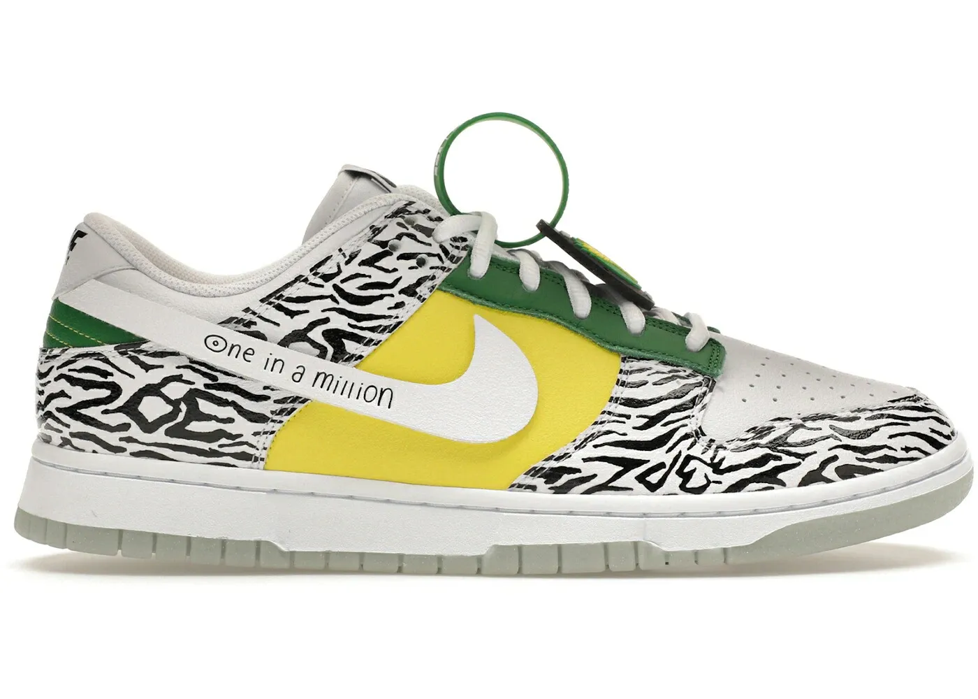 ナイキ ダンク 白色 ホワイト 黒色 ブラック 緑 グリーン 黄色 イエロー ダンクロー スニーカー メンズ NIKE DUNK LOW DOERNBECHER ZOE / WHITE BLACK GREEN YELLOW