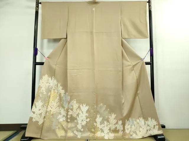 平和屋着物●極上 色留袖 駒刺繍 松葉 白茶色地 金彩 逸品 DZAB2557kh6