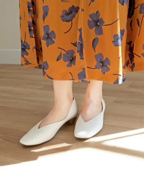 パンプス 本革Vカットスクエアパンプス