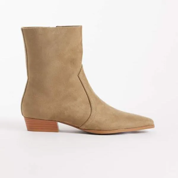 エイソス ASOS asos ASOS DESIGN アンセル ローカット フラット ポインテッド アンクルブーツ サンド スエード調  靴  レディース 女性 インポートブランド 小さいサイズから大きいサイズまで
