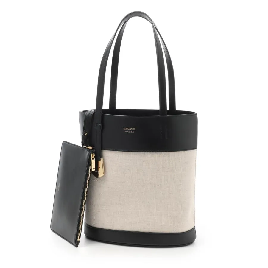 フェラガモ FERRAGAMO トートバッグ CHARMING TOTE EN NS S ブラック レディース tote-en-ns-s-217533-771985-nero