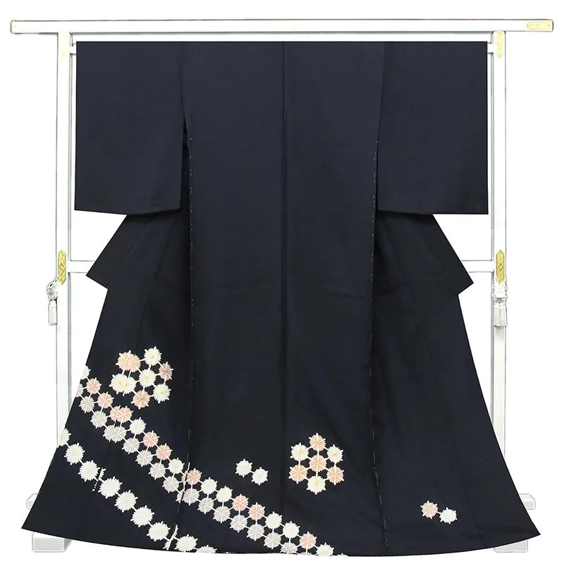 ※記念感謝祭【仕立無料】伝統工芸手描き染、本金加工、刺繍入り☆京都名門染元☆吉祥祝い菊尽し文特撰色留袖（10012309）
