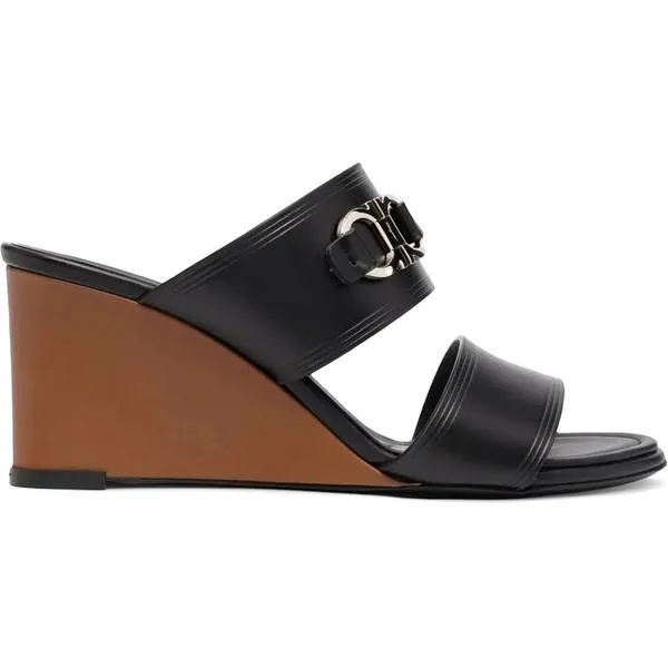 Ferragamo フェラガモ レディース スニーカー Ferragamo Horsebit-Detail Open Toe Sandals Black (Women's) 【サイズ US_5.5(22.5cm)】