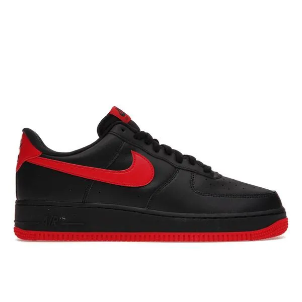 Nike ナイキ メンズ エアフォース スニーカー Nike Air Force 1 Low Bred 【US_8.5(26.5cm) 】