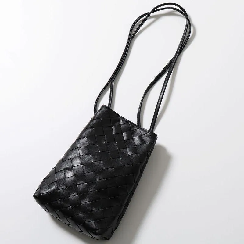 BOTTEGA VENETA ボッテガヴェネタ ショルダーバッグ 827676 V3IV0 レディース イントレチャート ポーチ レザー 鞄 8425 827676V3IV08425
