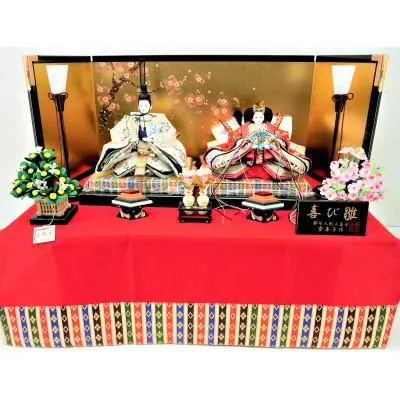 ふるさと納税 小野市 雛人形 京三五親王「瑞希〜MIZUKI〜」 桐台毛氈飾り No.35-327