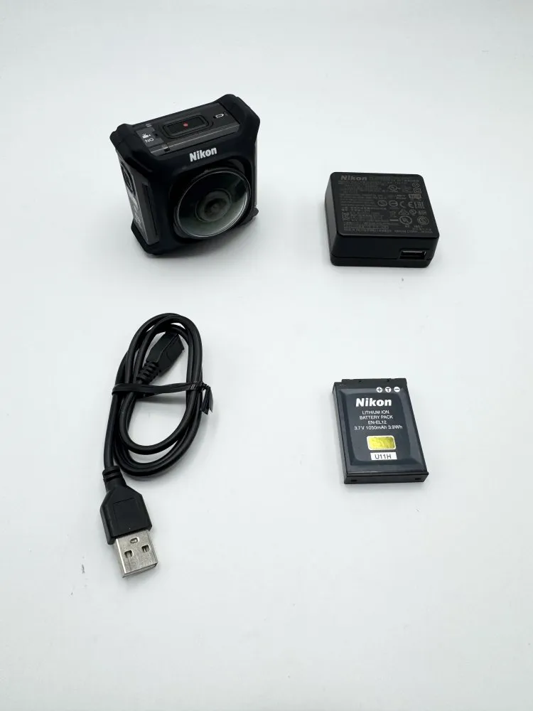 中古 Nikon 防水アクションカメラ KeyMission 360 BK ブラック カメラ デジカメ 入学式 入園式 卒業式 卒園式 歓迎会 送迎会 自撮り セルフィー 花見 旅行 ブラブラ 思い出 想い出 日常 Vlog カメラ男子 カメラ女子