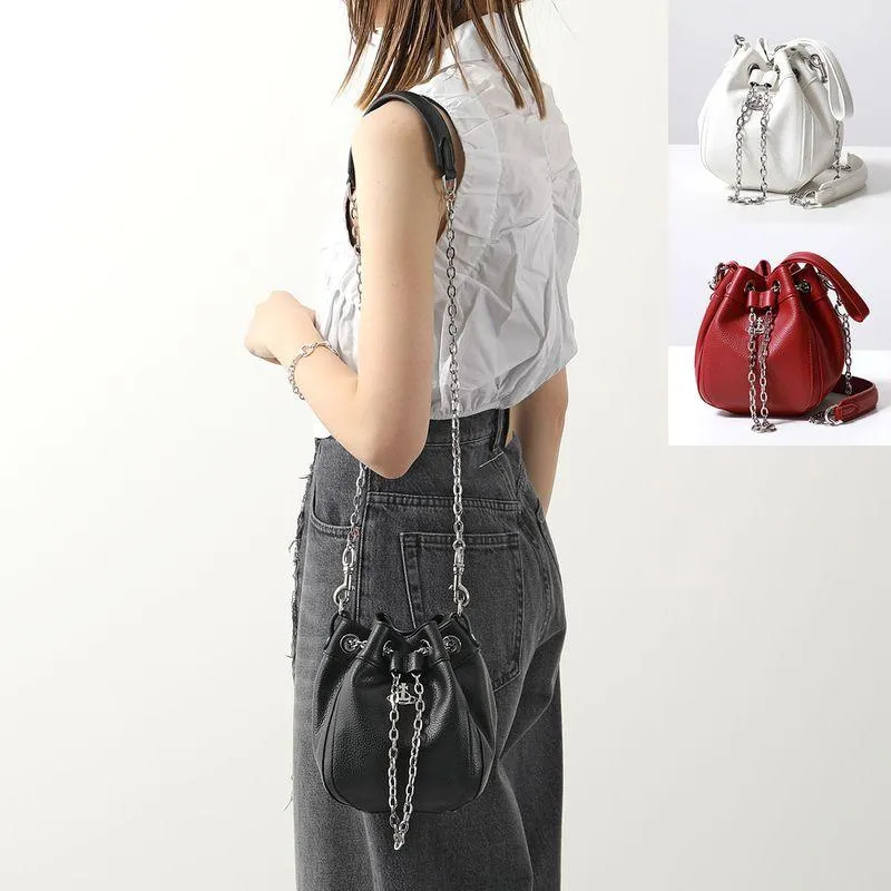 Vivienne Westwood ヴィヴィアンウエストウッド ショルダーバッグ CHRISSY SMALL BUCKET 43020016 S000D レディース グレイン 巾着 オーブ チェーン 鞄