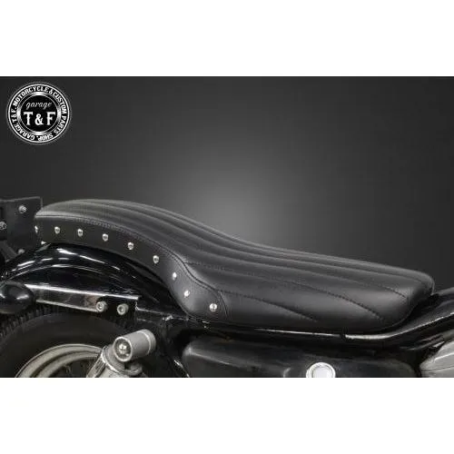 Garage T\u0026F ガレージ スタッド付きコブラシート タイプ：バーチカル XL1200C XL1200S XL883 XL883H XL883R HARLEY-DAVIDSON ハーレーダビッドソン シート
