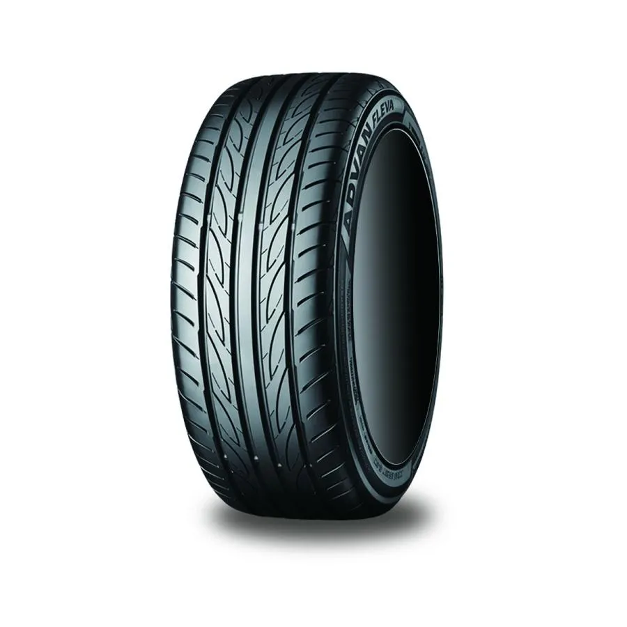 ヨコハマ ADVAN FLEVA V701 215/35R18