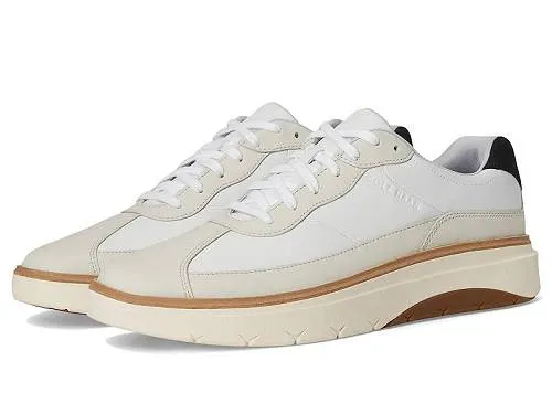 送料無料 コールハーン Cole Haan メンズ 男性用 シューズ 靴 スニーカー 運動靴 Grandpro Featherarc Bike Toe Sneakers - Optic White/Ivory/Black