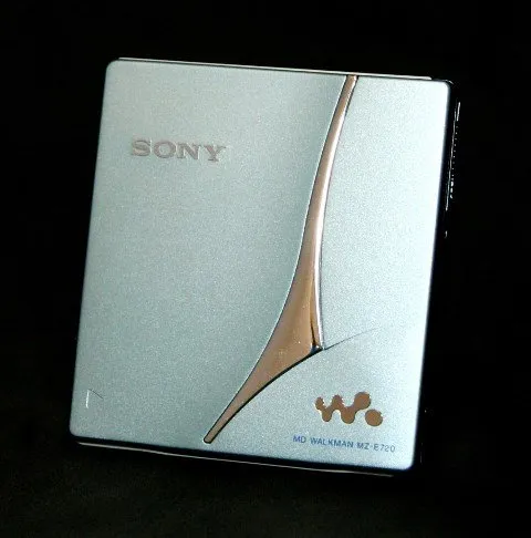 【中古】【非常に良い】SONY ソニー MZ-E720（L） ブルー ポータブルミニディスクプレーヤー MDLP対応 （ポータブルMDプレーヤー/MD再生専用機/MDウォークマン）