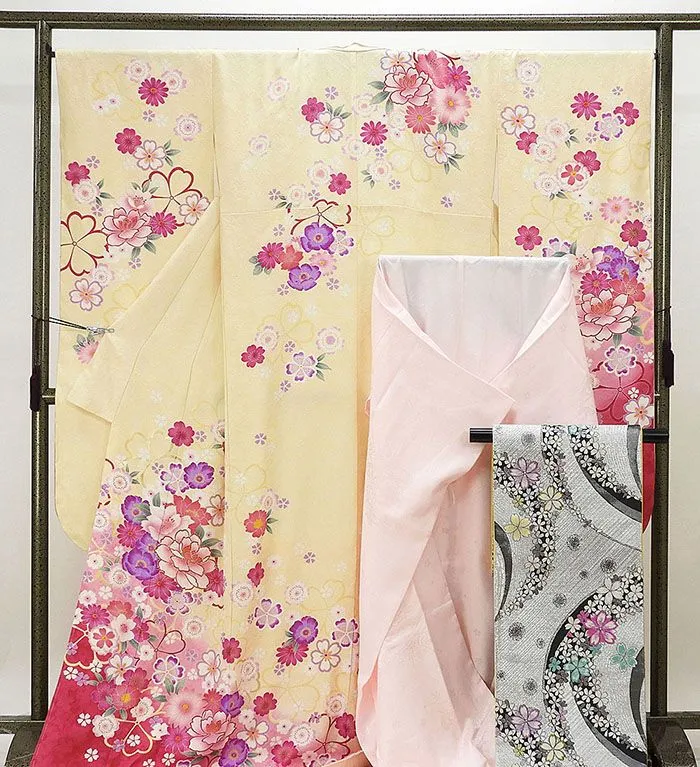 振袖 新品仕立済 正絹 四季花模様 身丈174cm 裄丈70cm 振袖3点セット 新品 仕立て上がり 着物 e0779