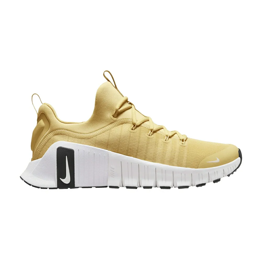 ナイキ フリー ベガス ゴールド 黒色 ブラック 白色 ホワイト VEGAS GOLD スニーカー メンズ NIKE FREE METCON 6 TB / VEGAS GOLD BLACK WHITE