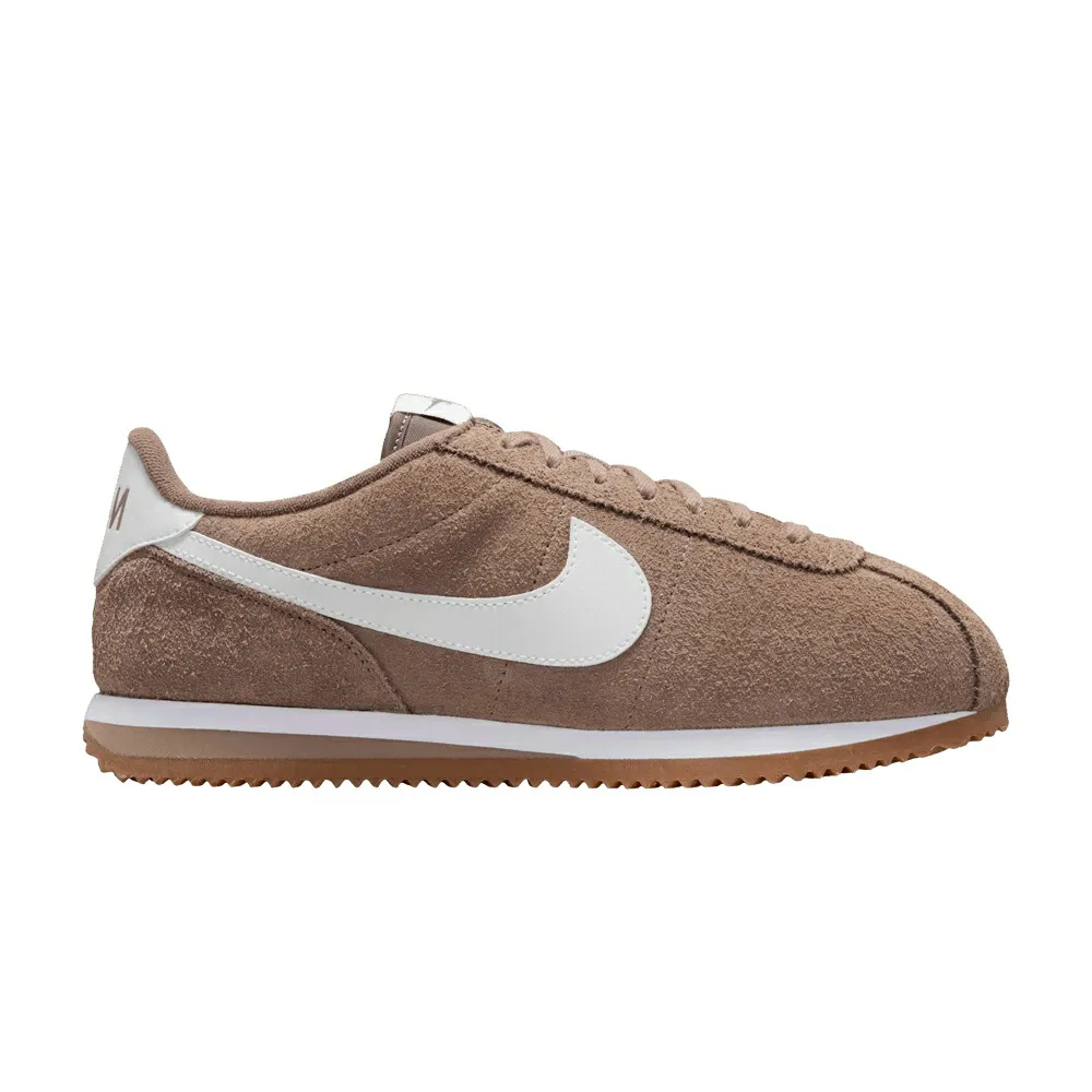 ナイキ コルテッツ ビンテージ ヴィンテージ 茶色 ブラウン 白色 ホワイト MINK BROWN スニーカー レディース NIKE WMNS CORTEZ VINTAGE / MINK BROWN WHITE GUM MEDIUM