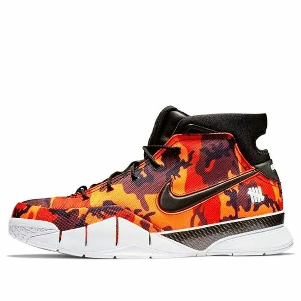 Nike ナイキ メンズ スニーカー  【Nike x Undefeated Zoom Kobe 1 Protro Orange Camo BV1207-902】  サイズ US_8.5(26.5cm)