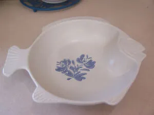 【送料無料】キッチン用品・食器・調理器具・陶器 魚サービングボウルヨークタウンfish  serving bowl  pfaltzgraff yorktowne usa