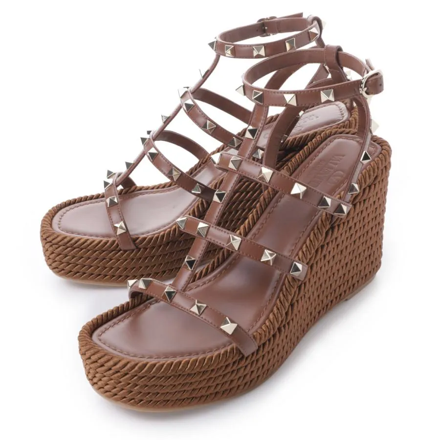 ヴァレンティノガラヴァーニ サンダル ROCKSTUD ANKLE STRAP WEDGE SANDAL ラウンドトゥ 95MM ウェッジソール ロックスタッズ ウェッジサンダル