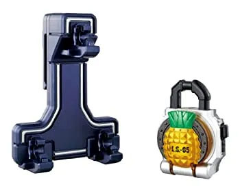 【中古】(未使用･未開封品)仮面ライダー鎧武 (ガイム) DXロックシードホルダー\u0026パインロックシード