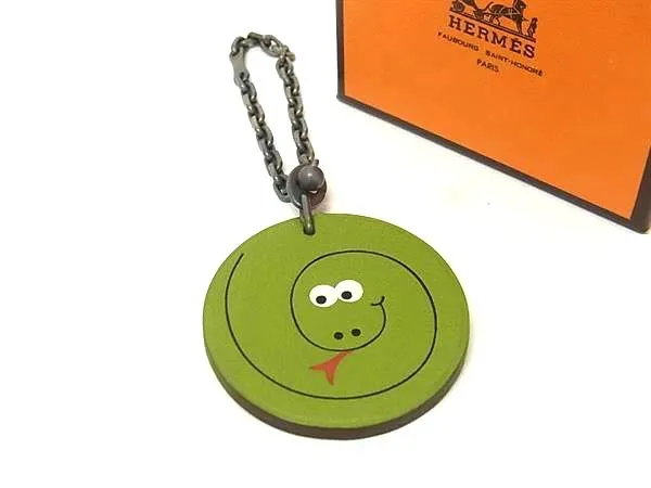 ■美品■ HERMES エルメス SV925×レザー スネーク ヘビ シルバー金具 キーホルダー キーチャーム バッグチャーム グリーン系 FV7906