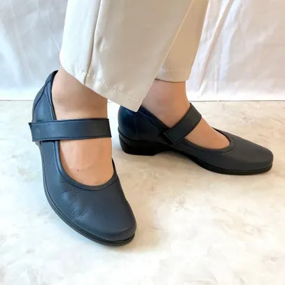エレモーサ HERMOSA 「選ばれ続ける定番」【日本製/ゆったり3E幅/軽量/柔らか撥水加工本革】ストラップコンフォートシューズ （ネイビー）