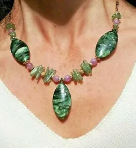 【送料無料】ジュエリー・アクセサリー コリアーアンシアンアンペルデメラウドエアメティステcollier ancien en perles demeraudes et amethyste