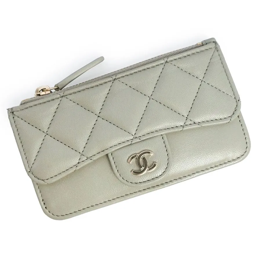（新品・未使用品）シャネル CHANEL マトラッセ クラシック ジップ コイン カード パスケース 名刺 定期 小銭入れ 財布 ラムレザー ライトグレー AP2570 箱付