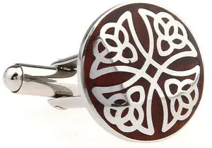 【送料無料】メンズアクセサリ― ステンレスクロスカフスボタンコーワンブラウンwood and stainless steel filigree cross wedding cufflinks by cowan brown