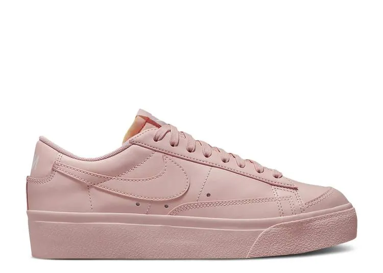 【 NIKE WMNS BLAZER LOW PLATFORM ATMOSPHERE / ATMOSPHERE BLACK TEAM ORANGE 】 ブレイザー 黒色 ブラック チーム 橙 オレンジ スニーカー レディース ナイキ