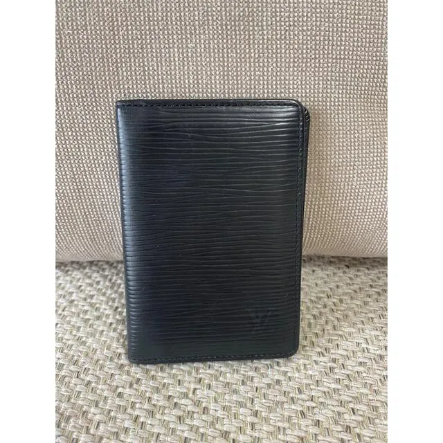 LOUIS VUITTONの名刺入れ