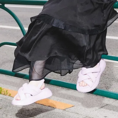 スティーブ マデン STEVE MADDEN 厚底パフィーストラップサンダル （ラベンダー）