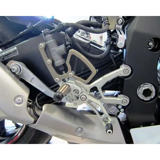 Robby Moto Engineering ロビーモトエンジニアリング バックステップ SBKモデル カラー：シルバー YZF-R1M YZF-R1 YAMAHA ヤマハ ステップ 足回り