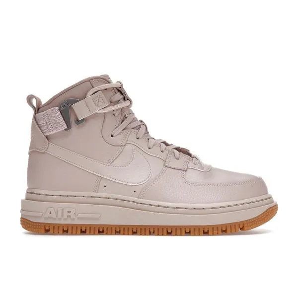Nike ナイキ レディース スニーカー Nike Air Force 1 Utility 2.0 Fossil Stone (Women's) 【サイズ US_9(26.0cm) 】