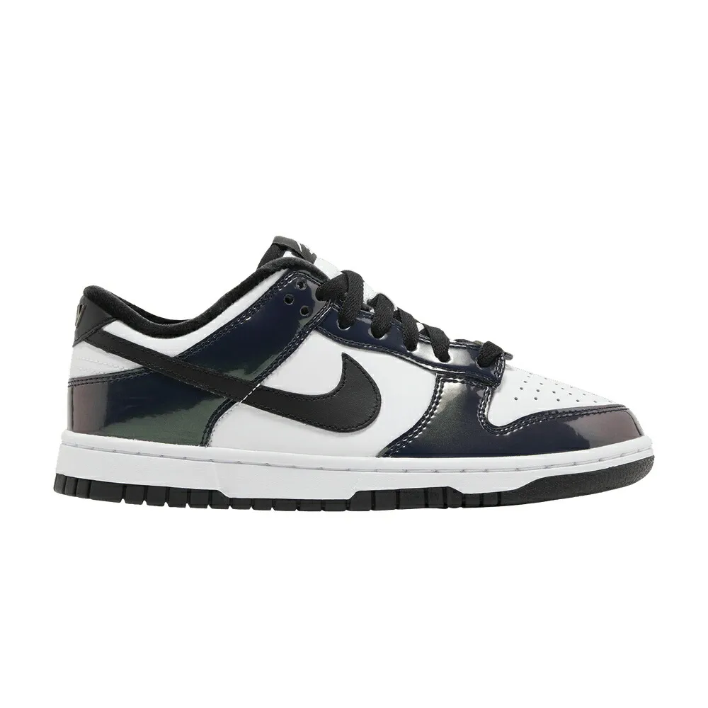 ナイキ ダンク 黒色 ブラック 白色 ホワイト ダンクロー JUST IRIDESCENT スニーカー レディース NIKE WMNS DUNK LOW SE DO IT - / BLACK BLACK MULTI COLOR WHITE